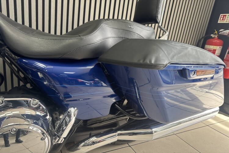 HARLEY-DAVIDSON STREET GLIDE SPECIAL