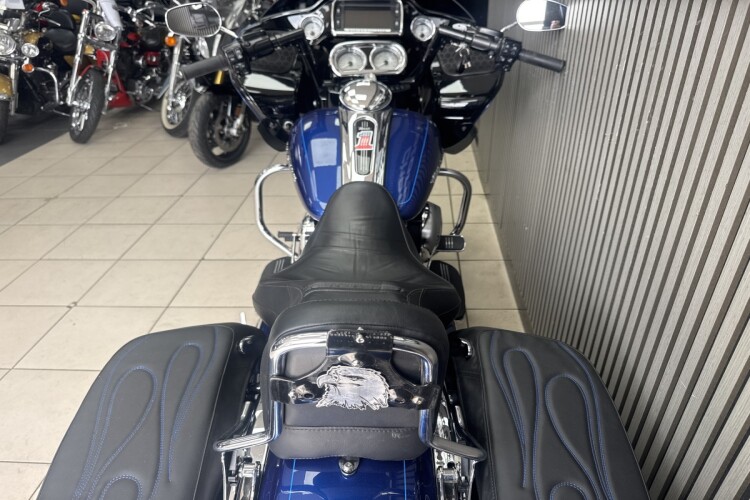 HARLEY-DAVIDSON STREET GLIDE SPECIAL