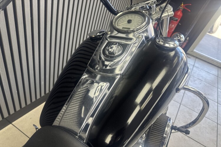 HARLEY-DAVIDSON SUPERGLIDE