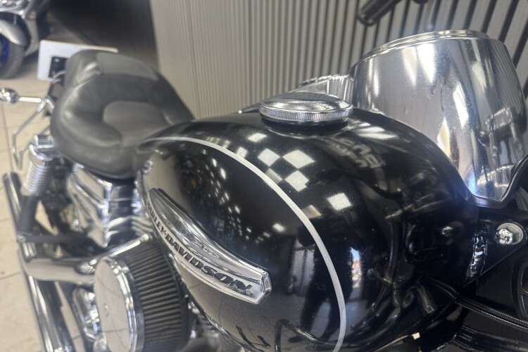 HARLEY-DAVIDSON SUPERGLIDE