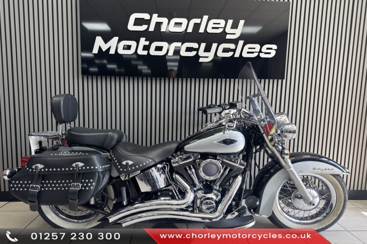 HARLEY-DAVIDSON TOURING