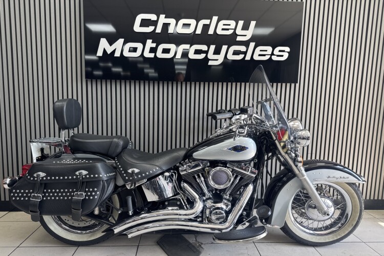 HARLEY-DAVIDSON TOURING