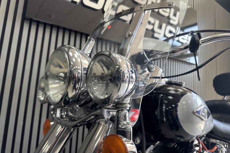 HARLEY-DAVIDSON TOURING