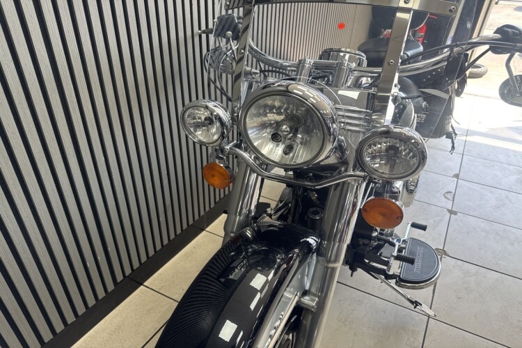 HARLEY-DAVIDSON TOURING