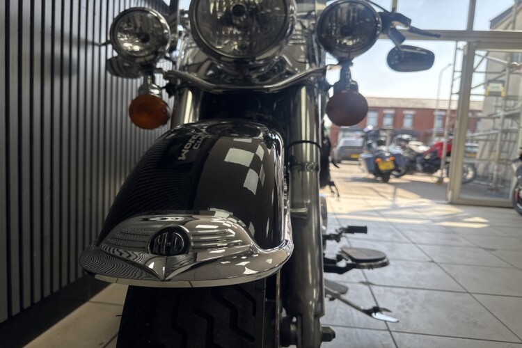HARLEY-DAVIDSON TOURING
