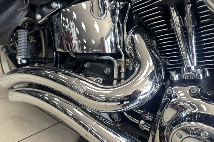 HARLEY-DAVIDSON TOURING