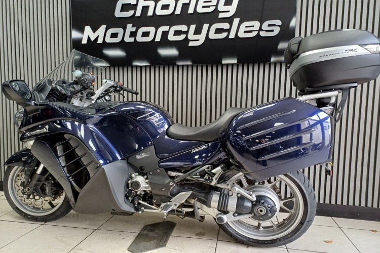 KAWASAKI 1400 GTR