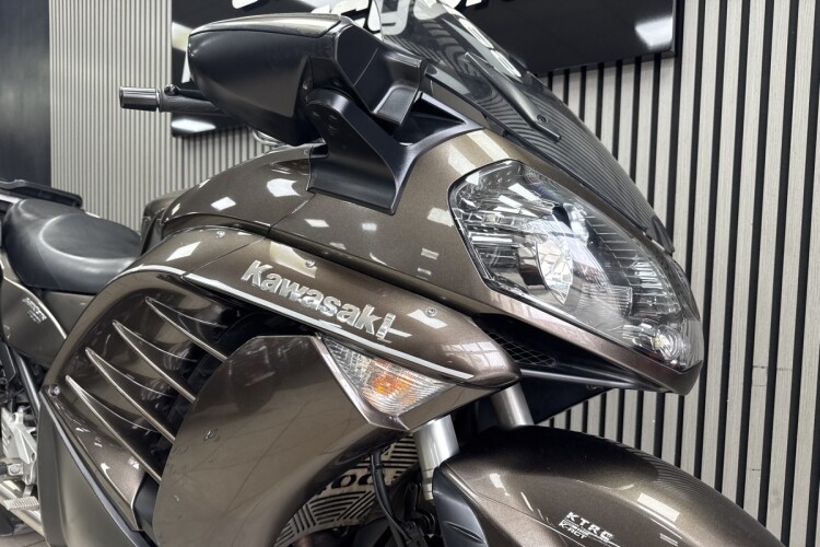 KAWASAKI 1400 GTR