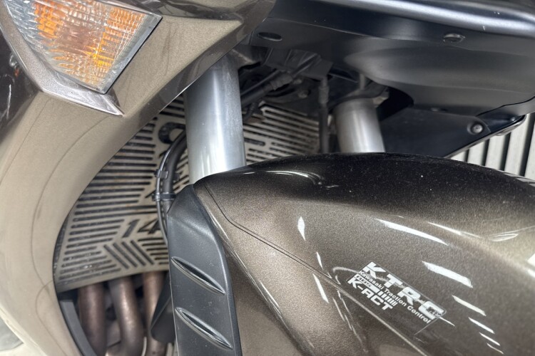 KAWASAKI 1400 GTR