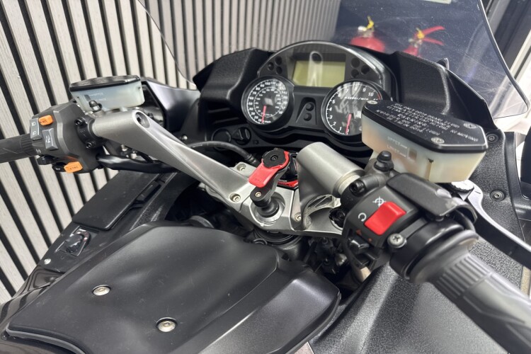 KAWASAKI 1400 GTR