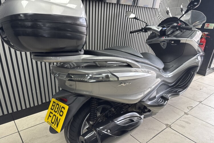 PIAGGIO X10 350
