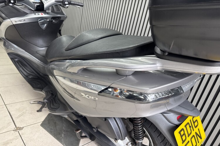 PIAGGIO X10 350