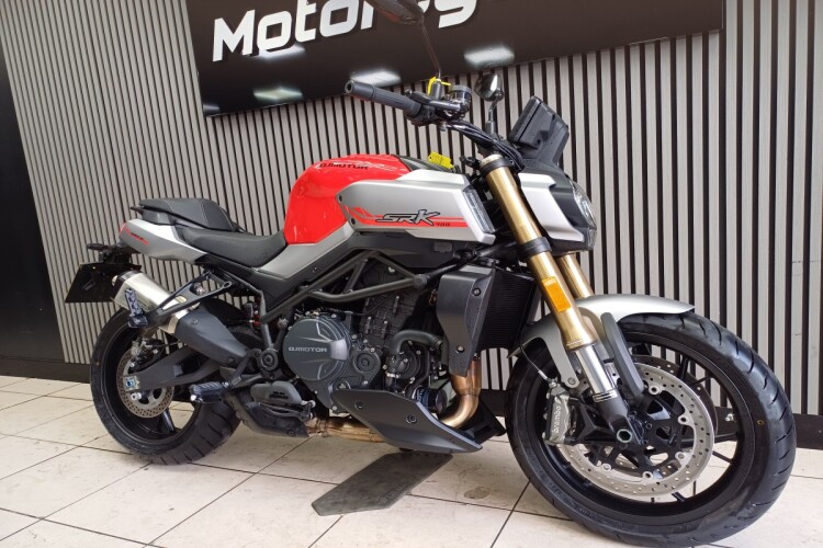 QJMOTOR SRK 900