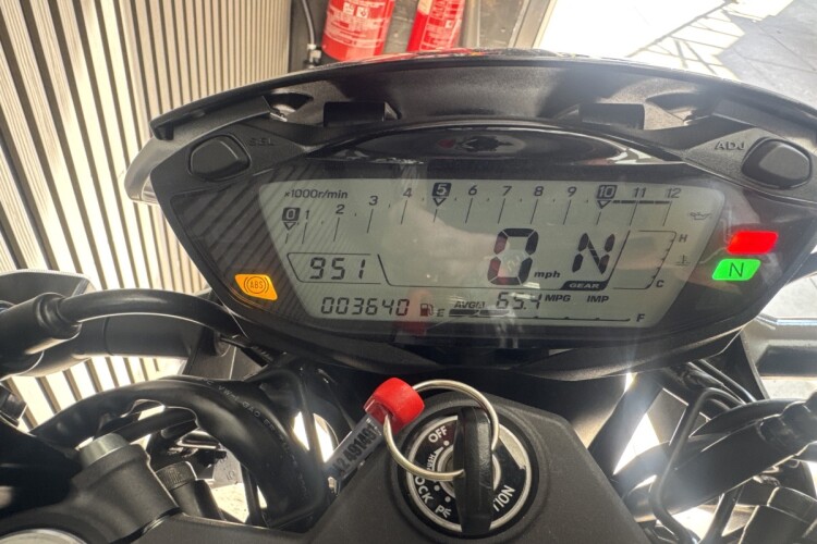 SUZUKI SV650