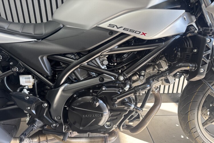 SUZUKI SV650