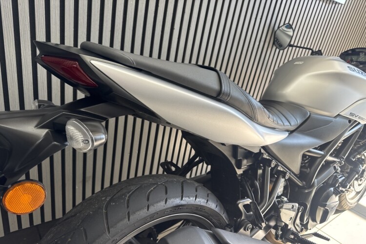 SUZUKI SV650