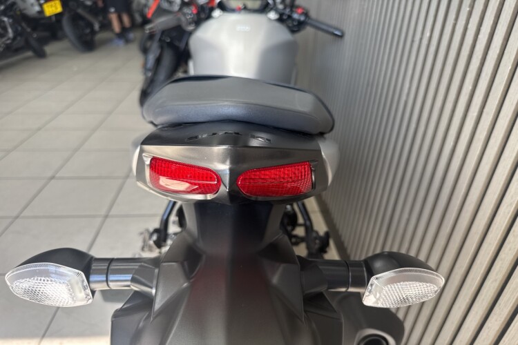 SUZUKI SV650