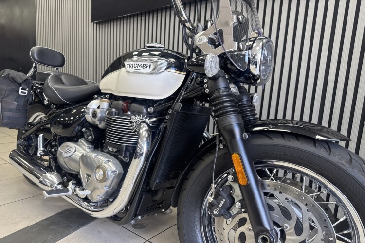 TRIUMPH SPEEDMASTER 1200