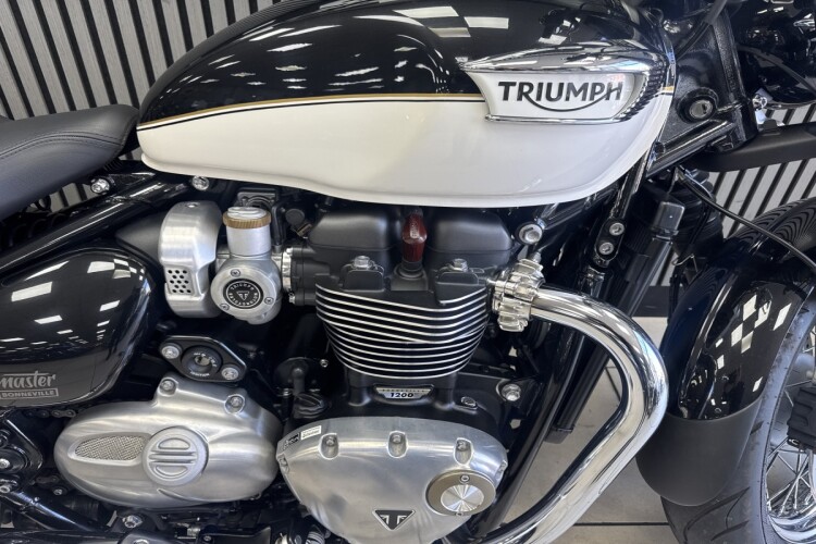 TRIUMPH SPEEDMASTER 1200