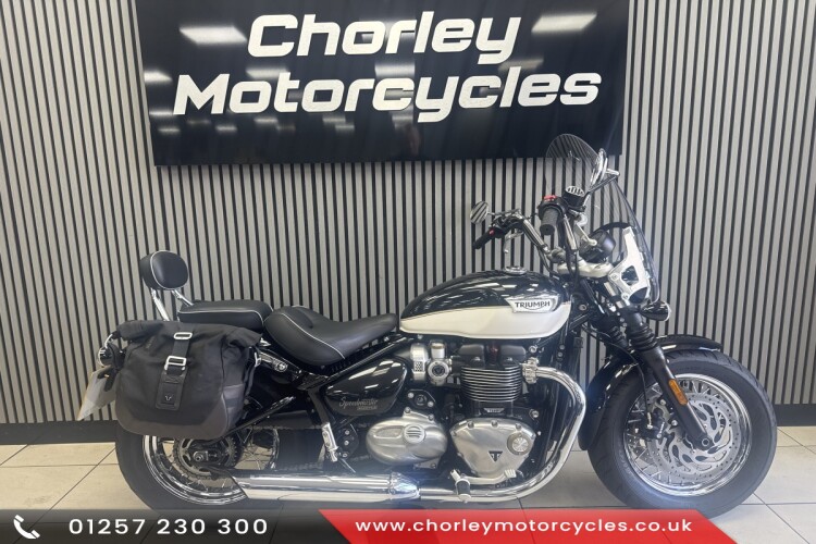 TRIUMPH SPEEDMASTER 1200