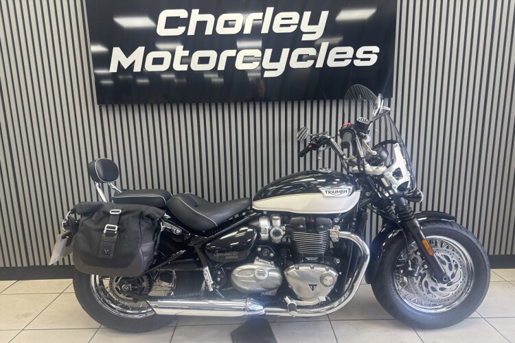 TRIUMPH SPEEDMASTER 1200