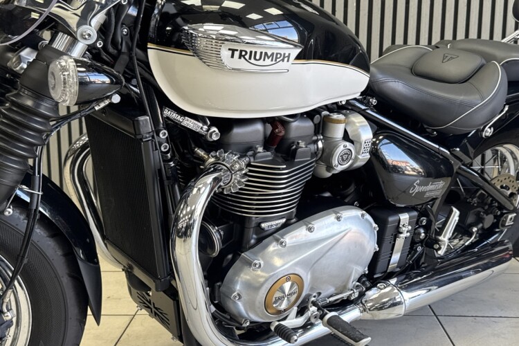 TRIUMPH SPEEDMASTER 1200