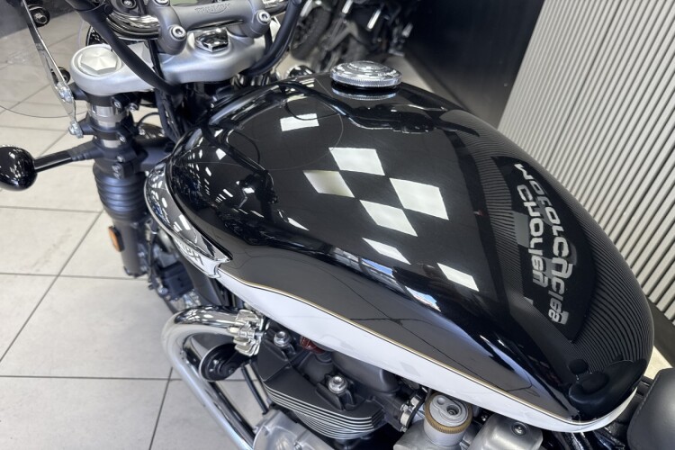 TRIUMPH SPEEDMASTER 1200