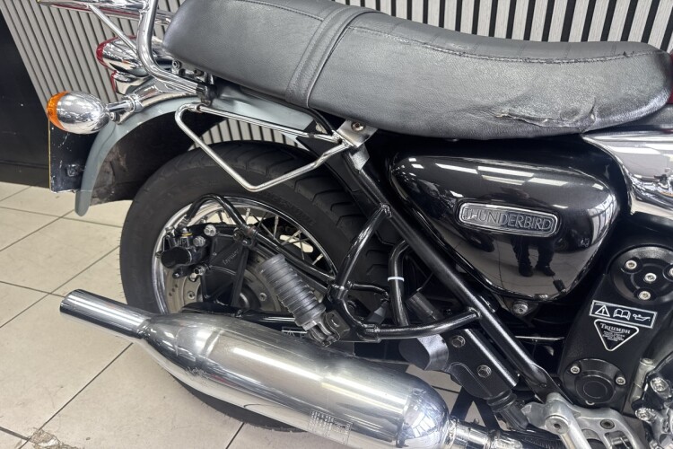 TRIUMPH THUNDERBIRD 900