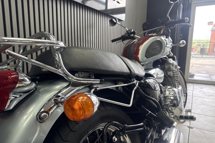 TRIUMPH THUNDERBIRD 900