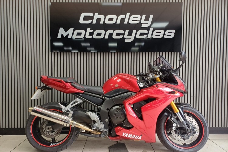 YAMAHA FZ1