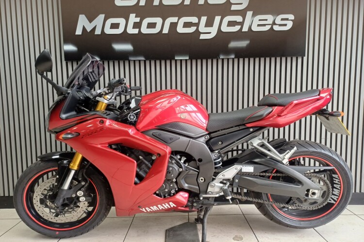 YAMAHA FZ1
