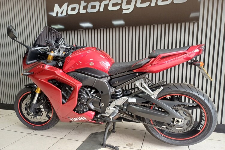 YAMAHA FZ1