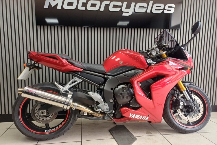 YAMAHA FZ1