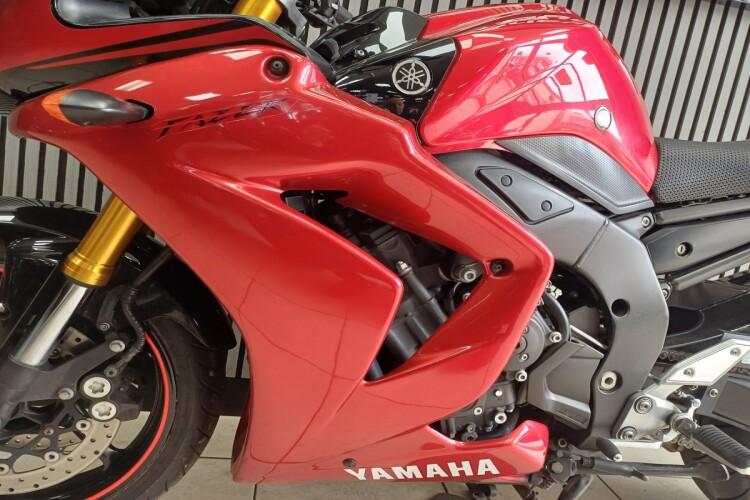 YAMAHA FZ1