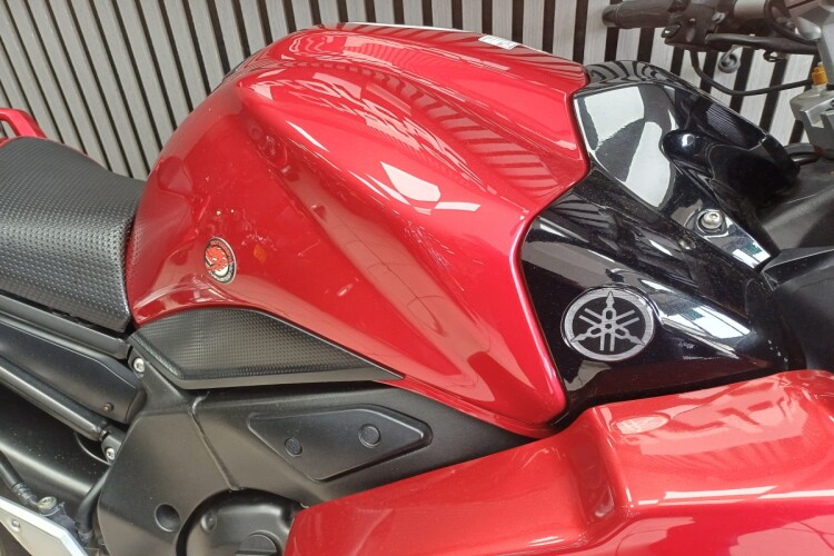 YAMAHA FZ1