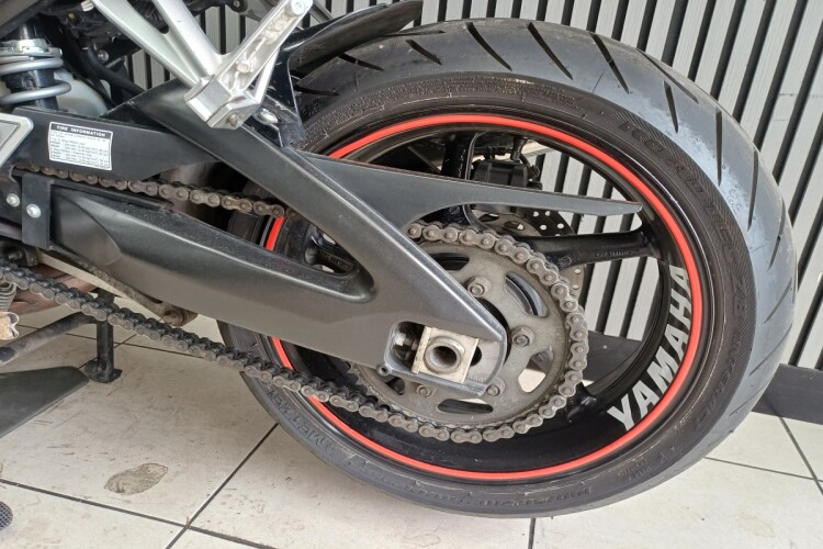YAMAHA FZ1