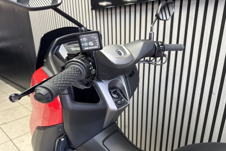 YAMAHA NMAX 125