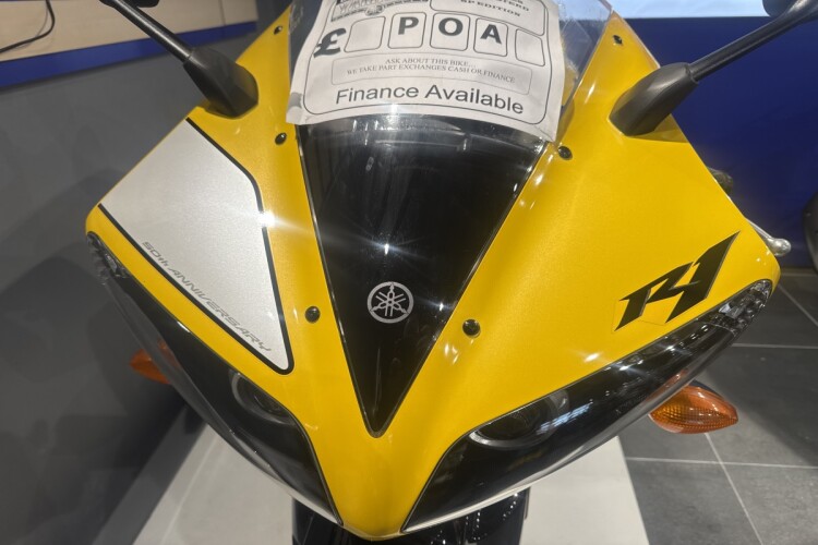 YAMAHA R1 SP