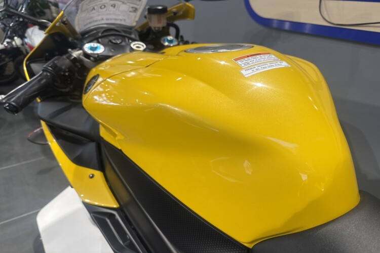 YAMAHA R1 SP