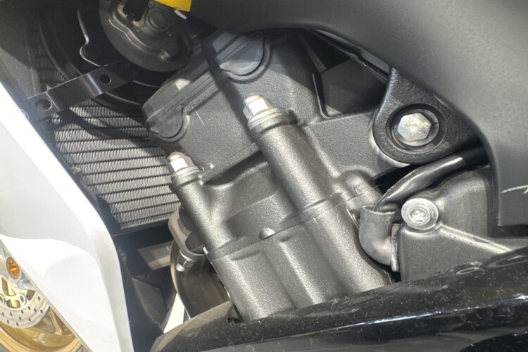 YAMAHA R1 SP