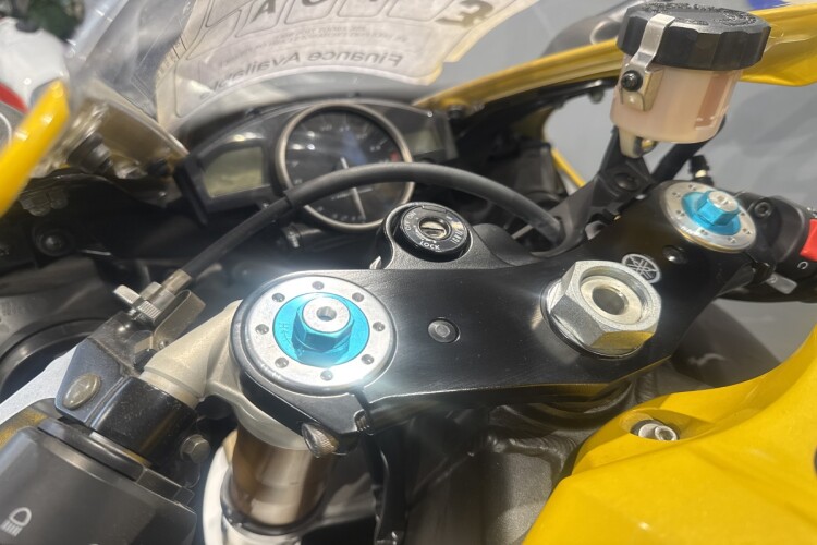 YAMAHA R1 SP