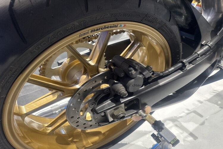 YAMAHA R1 SP