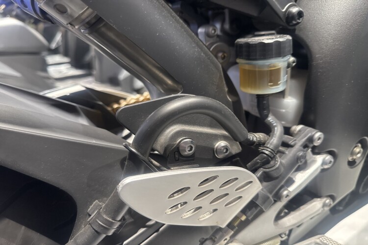 YAMAHA R1 SP