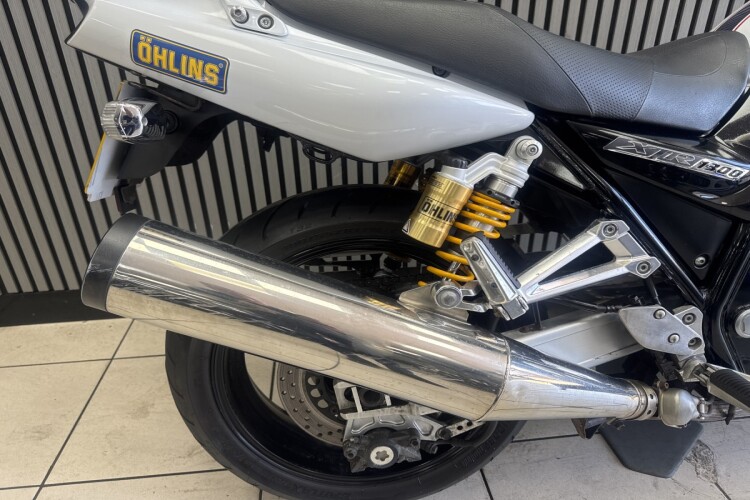 YAMAHA XJR 1300