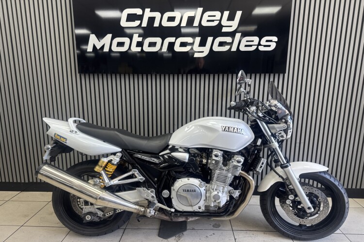 YAMAHA XJR 1300