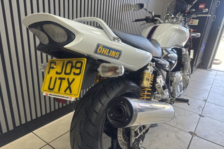 YAMAHA XJR 1300