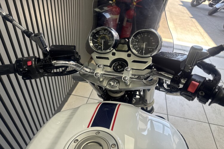 YAMAHA XJR 1300
