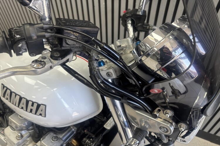 YAMAHA XJR 1300