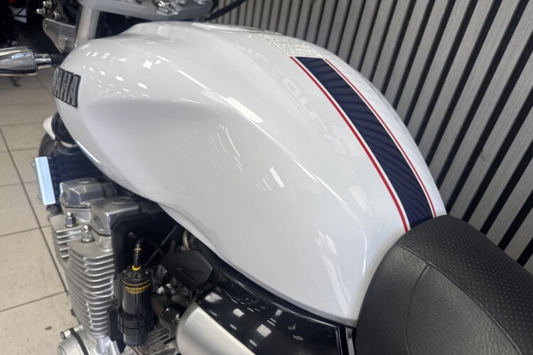 YAMAHA XJR 1300