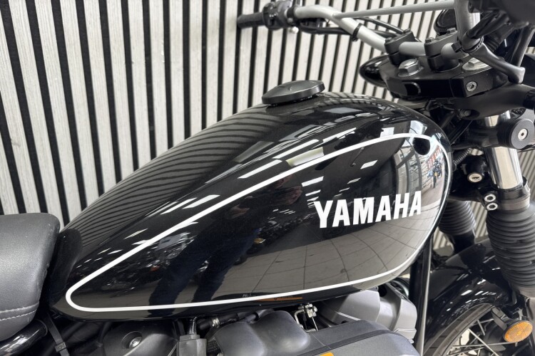 YAMAHA XV950